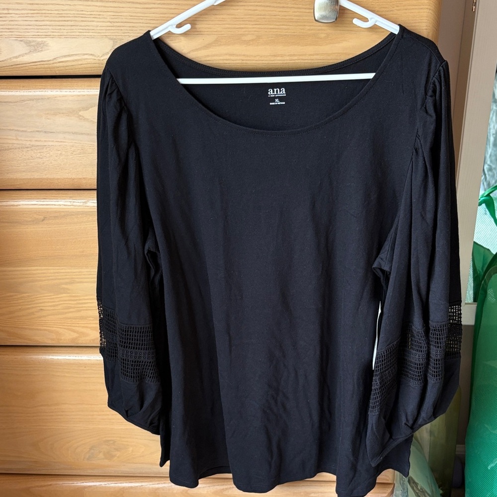 NWT A.N.A Women's X-Large Black Blouse with Sleeve Detailing